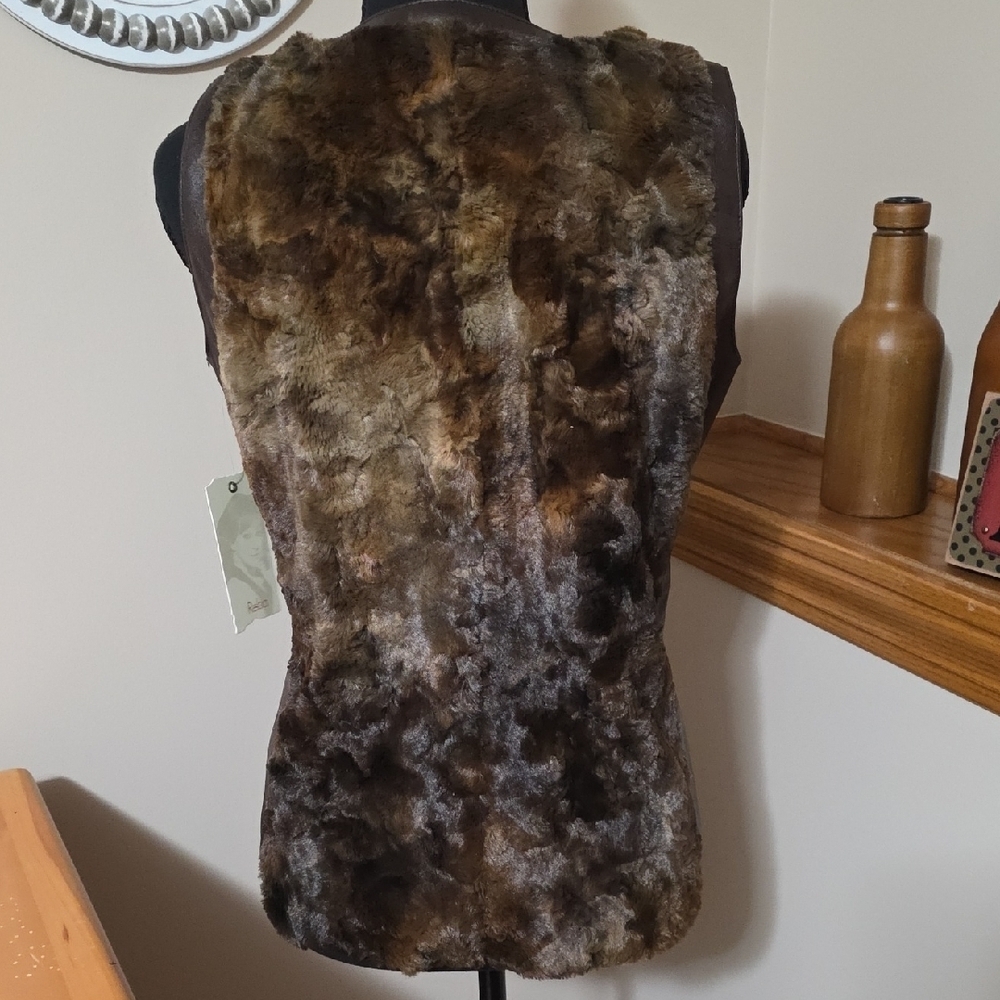Reba Plush Faux Fur Vest - Picture 5 of 5